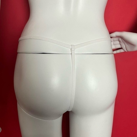 White full lace G-string ๐ค๐คโโโโโโโโโโโโโ - Picture 2 of 2